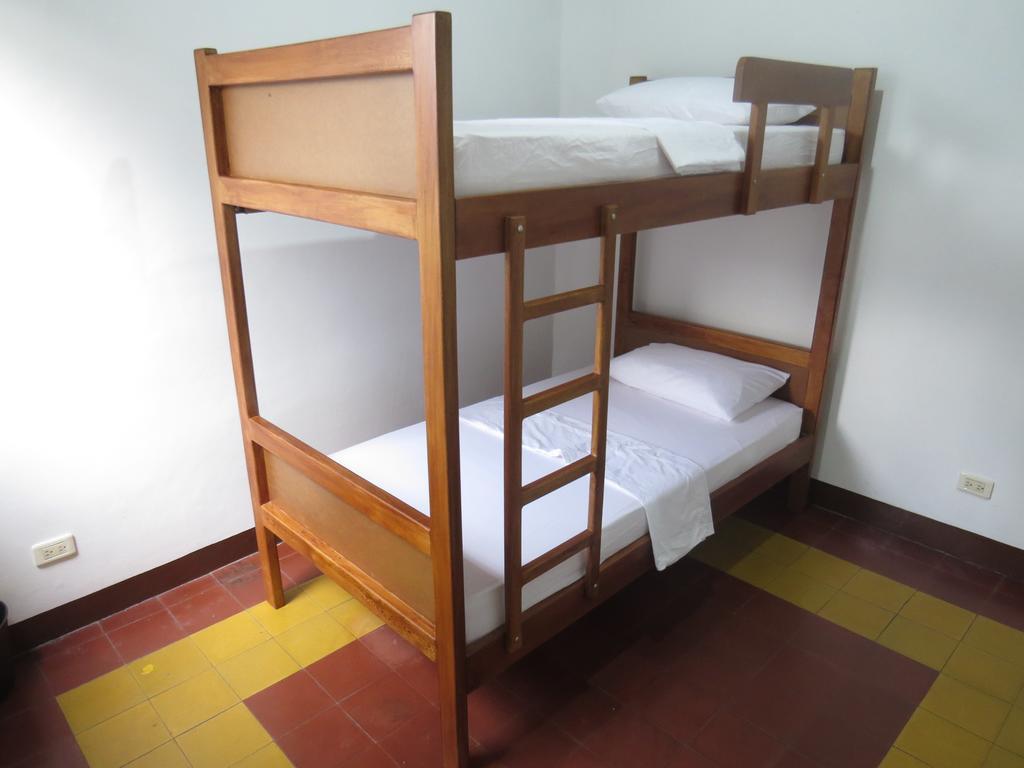 Hostal Casa Prado Μεντεγίν Εξωτερικό φωτογραφία
